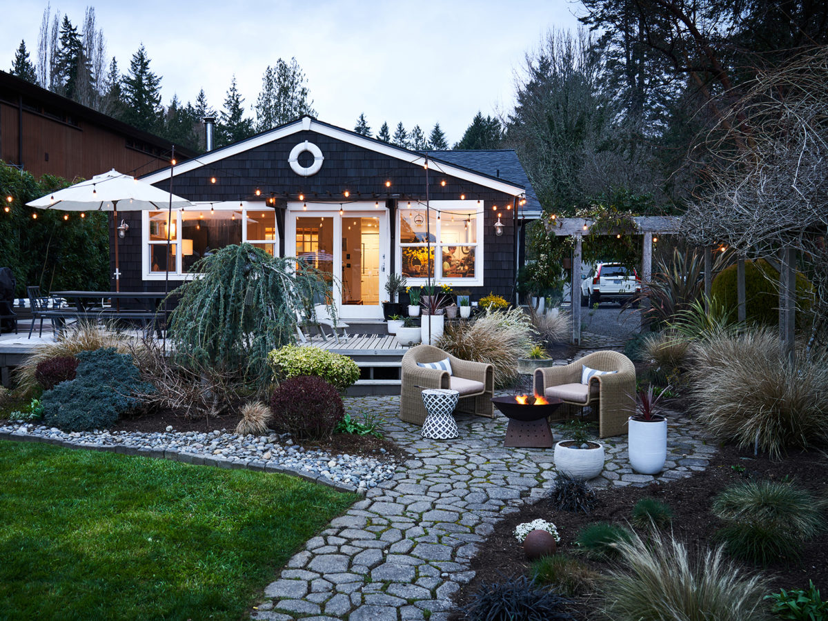 Bainbridge Coastal Cottage Backyard and Deck