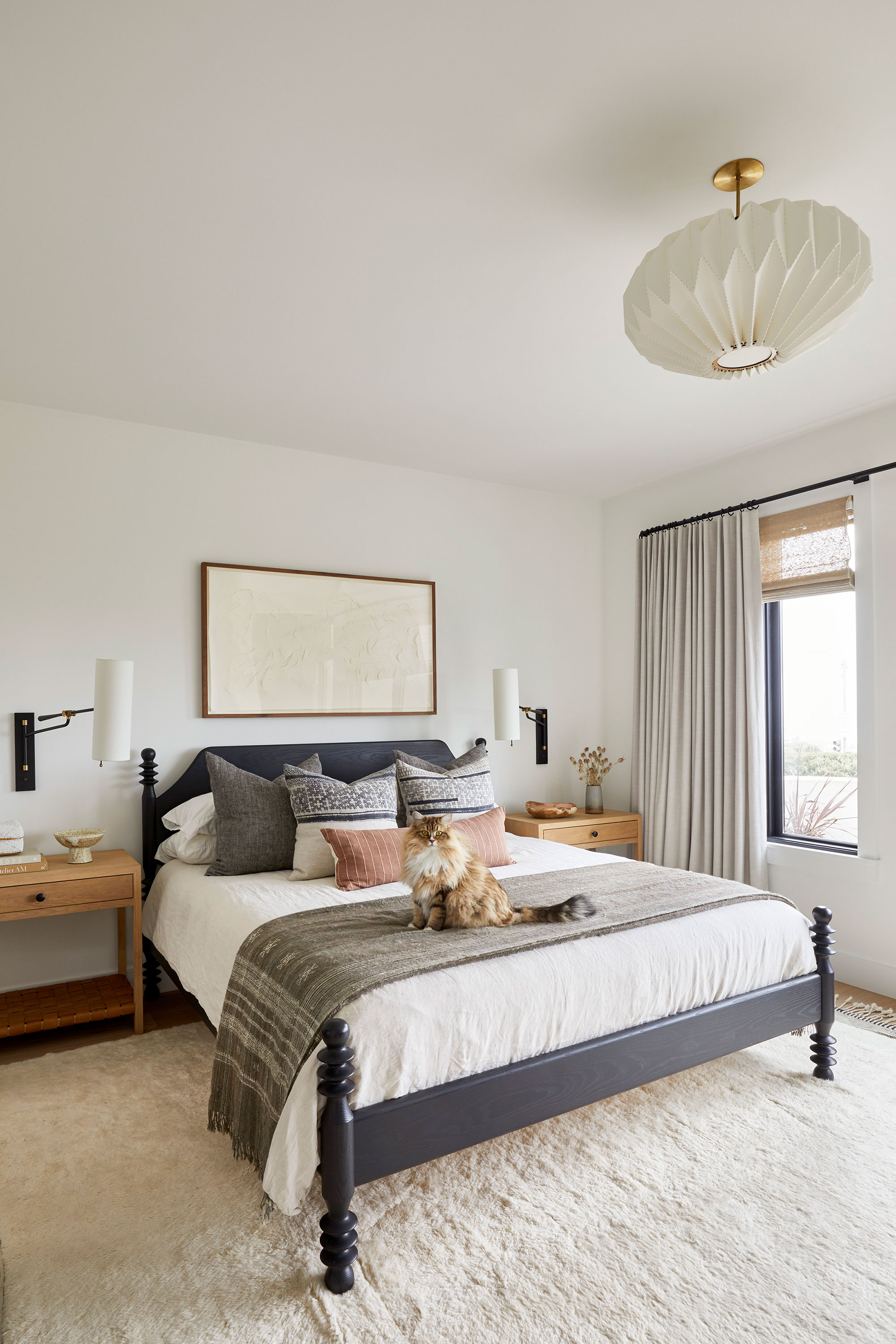 Bedroom in Ocean Beach by Saffron + Poe