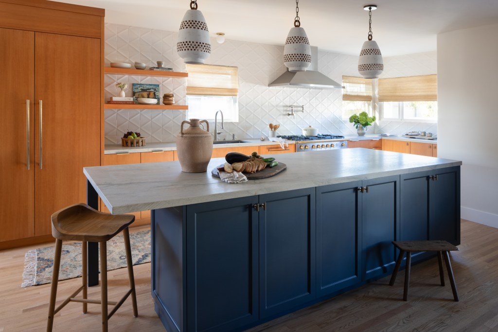 Inside a Kitchen That Takes Design Cues from the 1950s