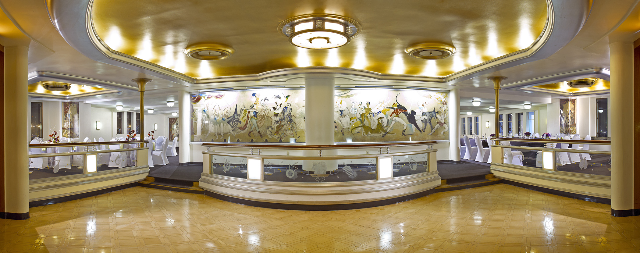 veranda-grill-patio-on-the-queen-mary-in-long-beach-ca