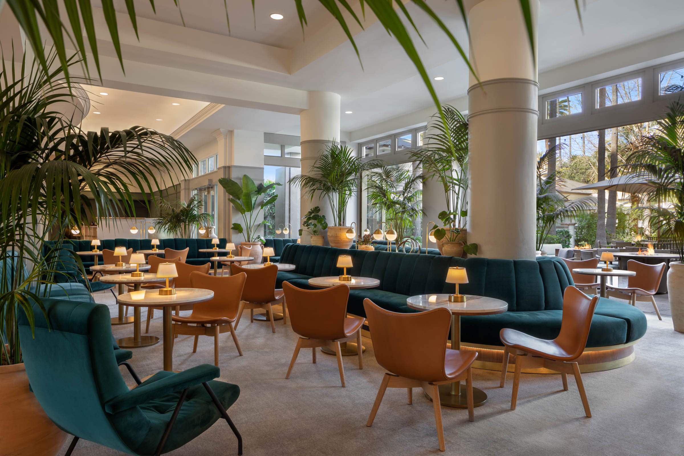 fairmont-miramar-hotel-bungalows-lobby-lounge