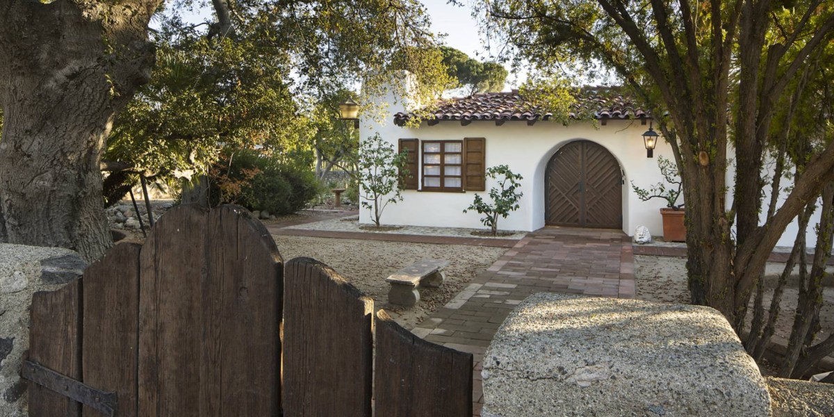 Cowen House Facade