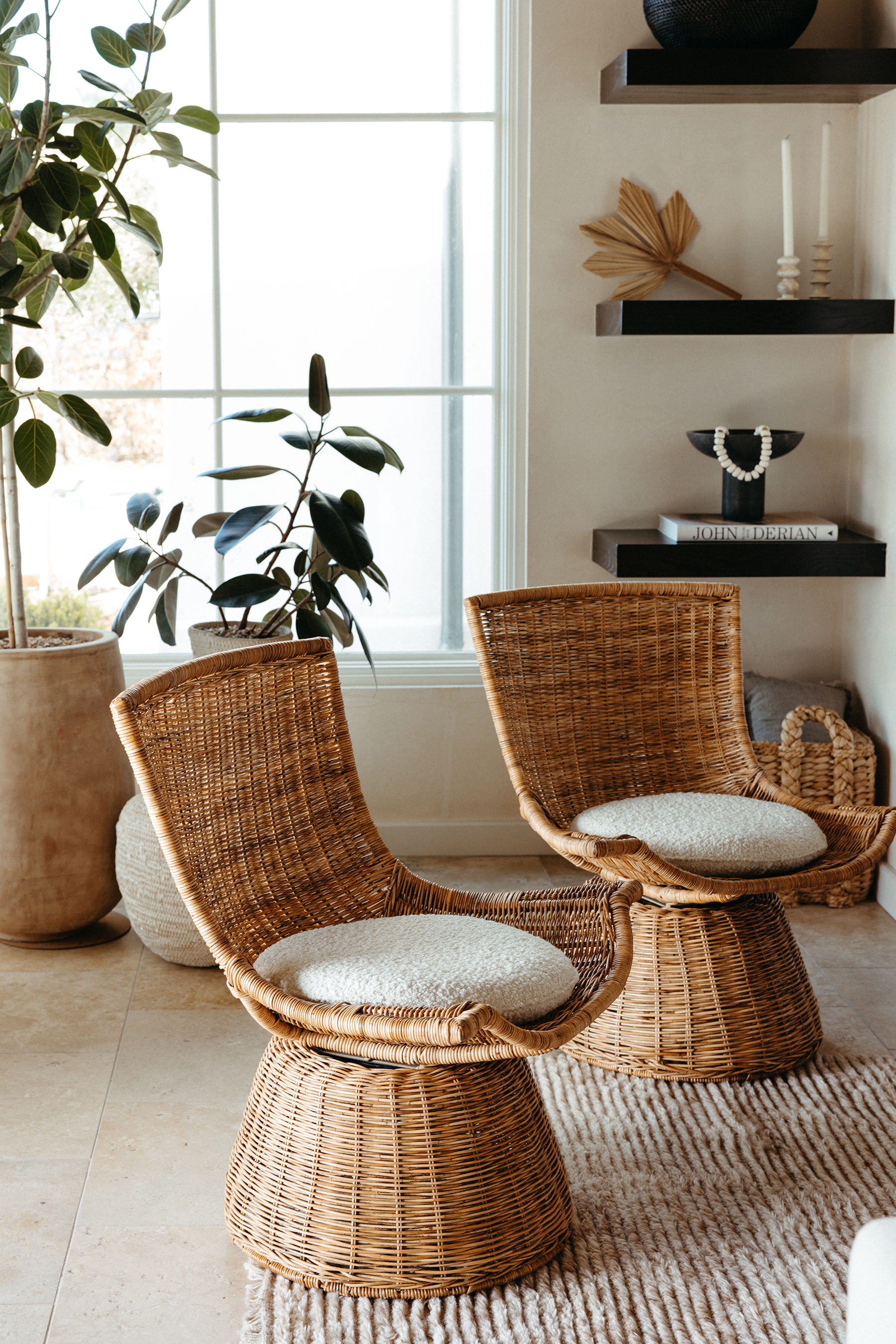 Cohesive Materials in Living Room Seating