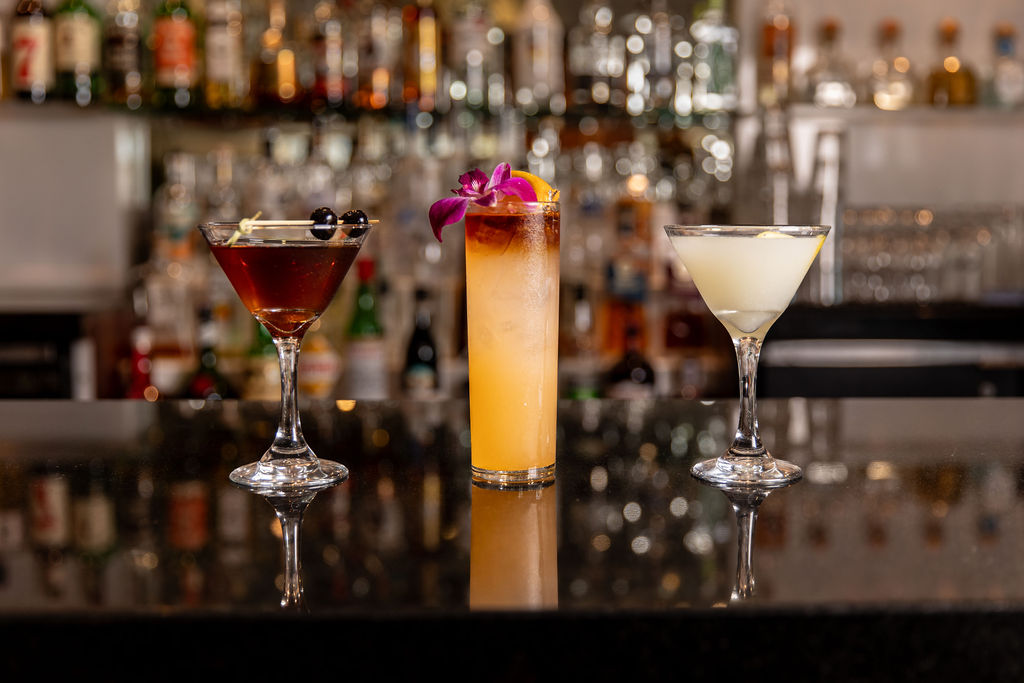 cocktails-at-the-trio-bar