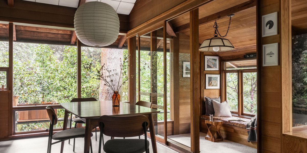 Dining Area in Seattle Mid-Century House by KP Spaces