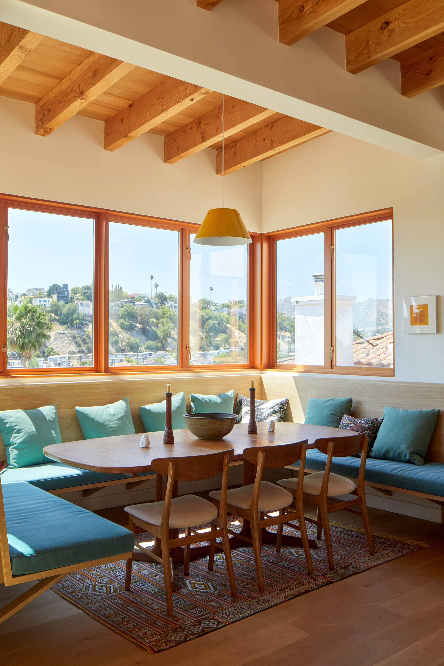 Dining Nook in Silver Lake House by Laun