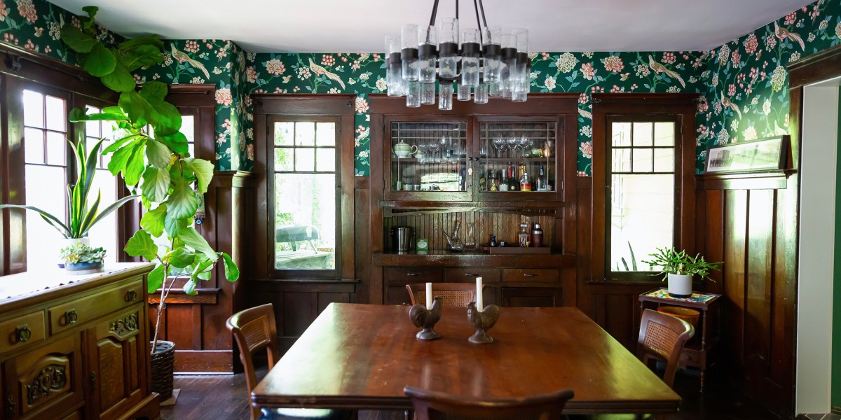 Dining Room in Eagle Rock House by Arterberry Cooke