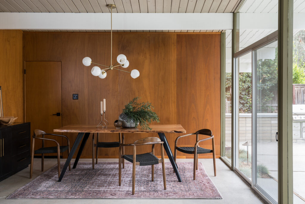 Dining Room in Thousand Oaks Eichler by Sophia deDomenico Et Sal Interiors