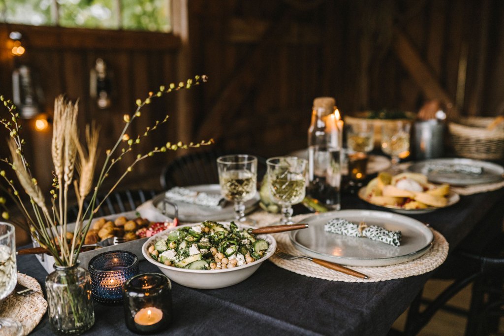 Do This 5 Minutes Before Your Guests Arrive for a Stress-Free Party