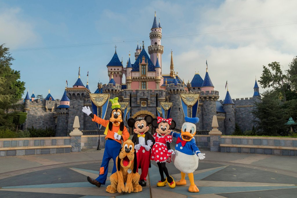 8 Things You Need to Know Before Going to Disneyland with a Baby