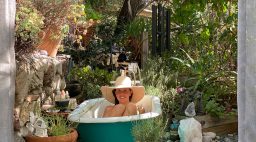 Backyard Spa Clawfoot Tub