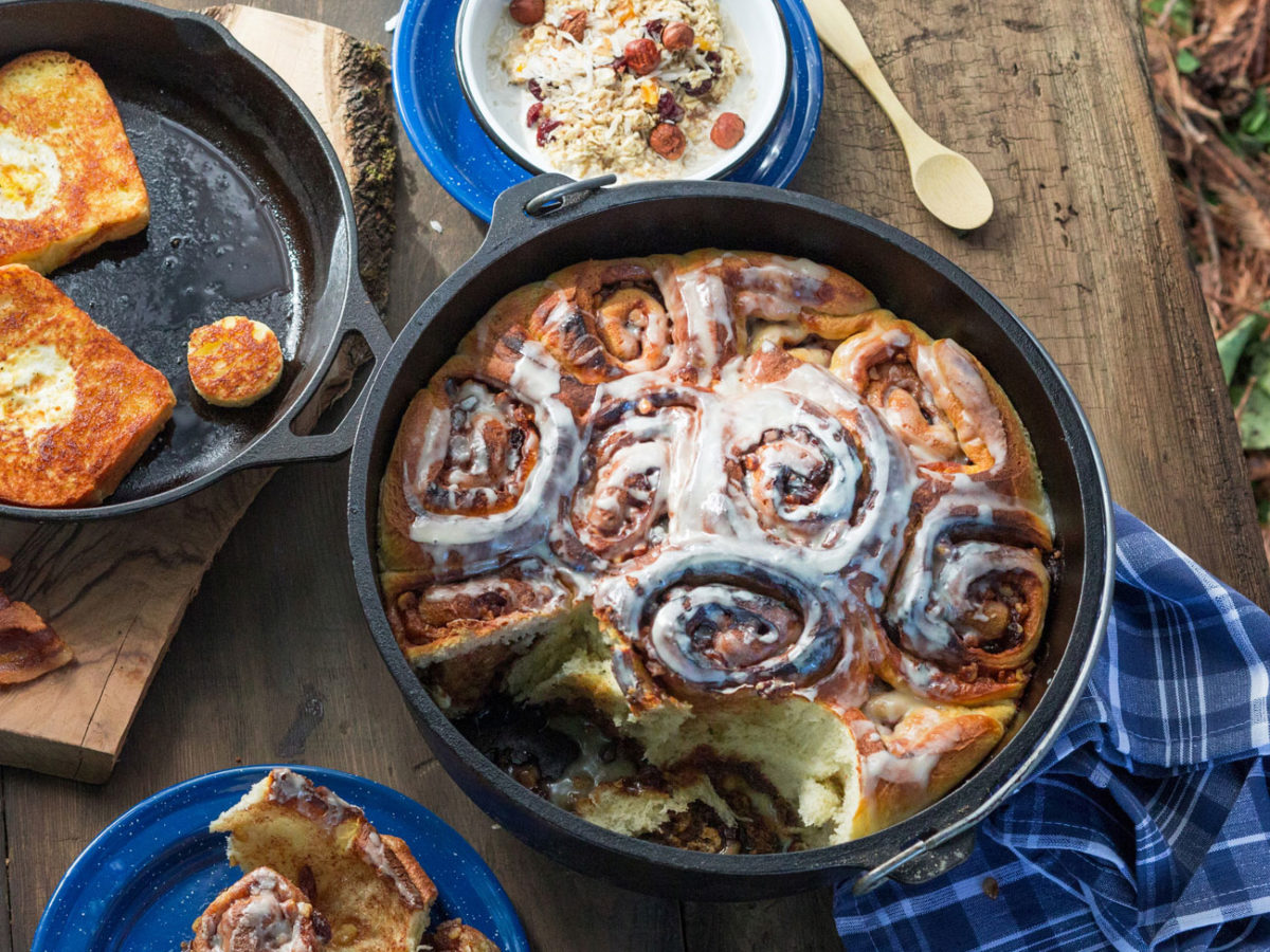 Dutch Oven Cinnamon Rolls