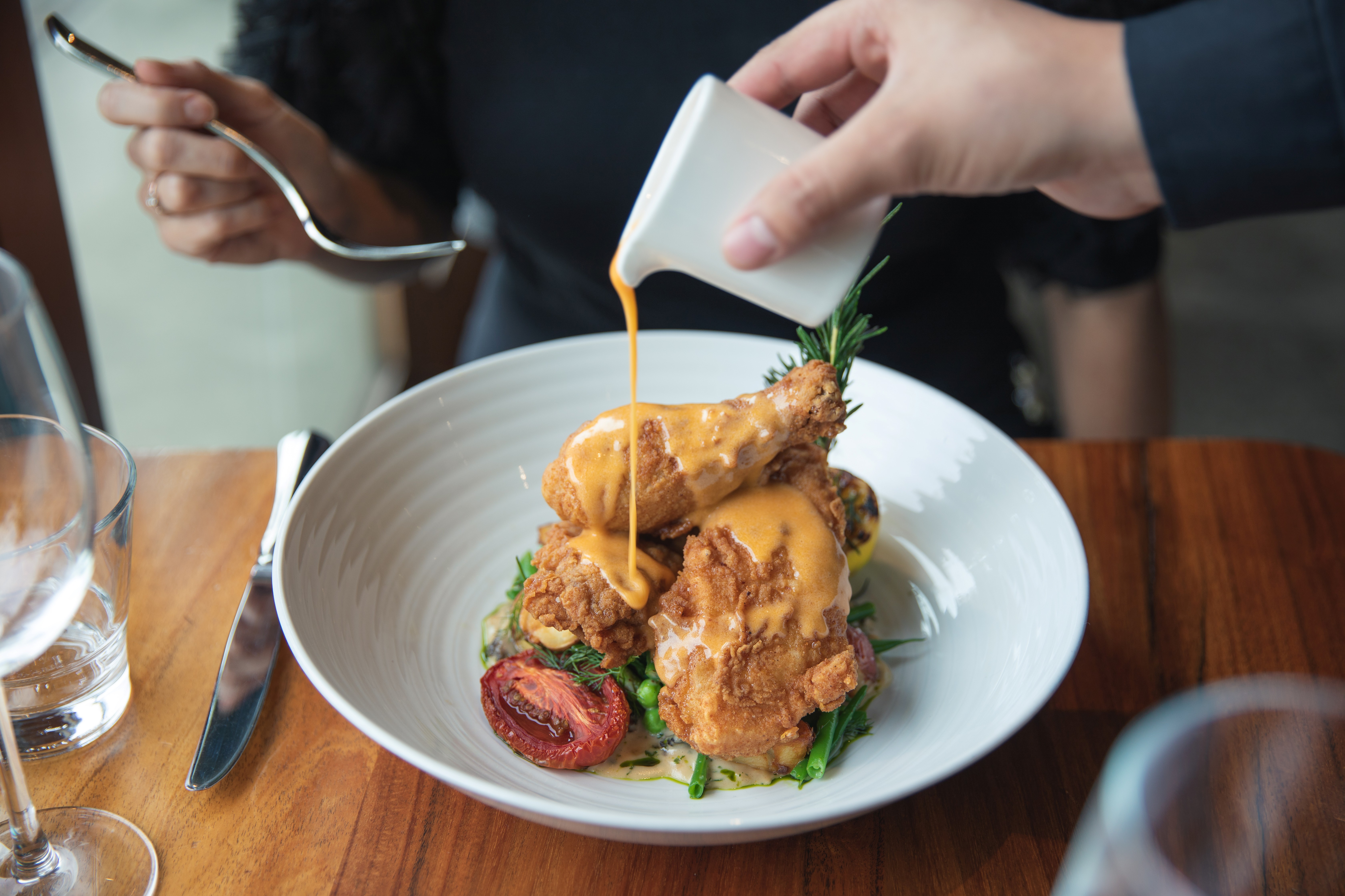 spoonbars-renowned-fried-chicken