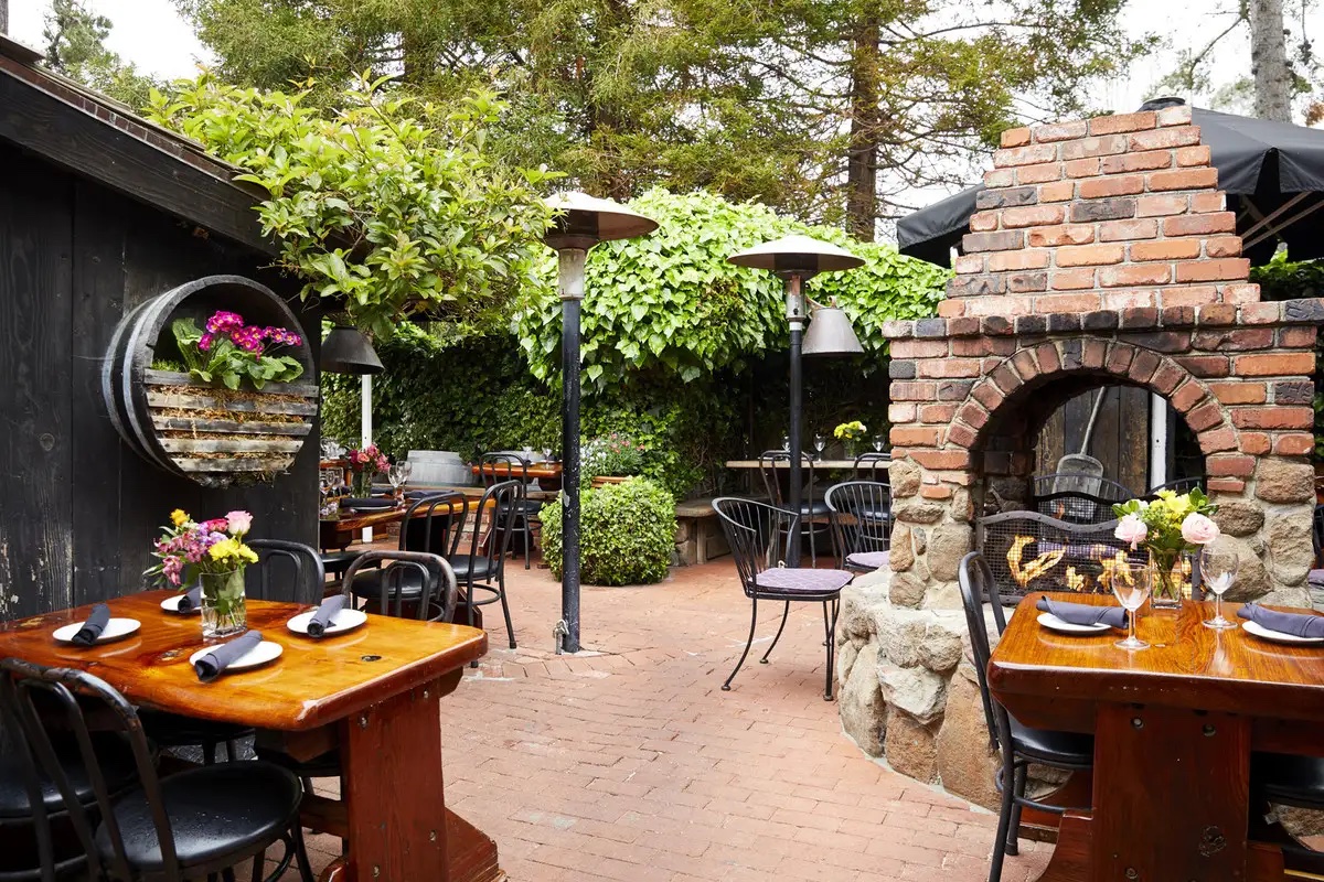 discover-outdoor-dining-in-carmel-by-the-sea