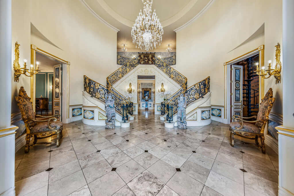 Entry at 1420 Davies Drive