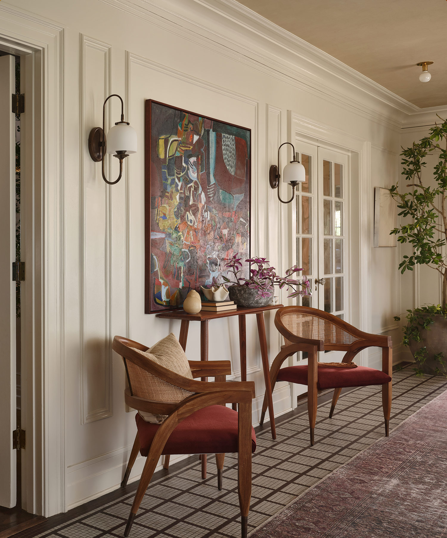 Entry Seating in Altadena House by Alex Azat