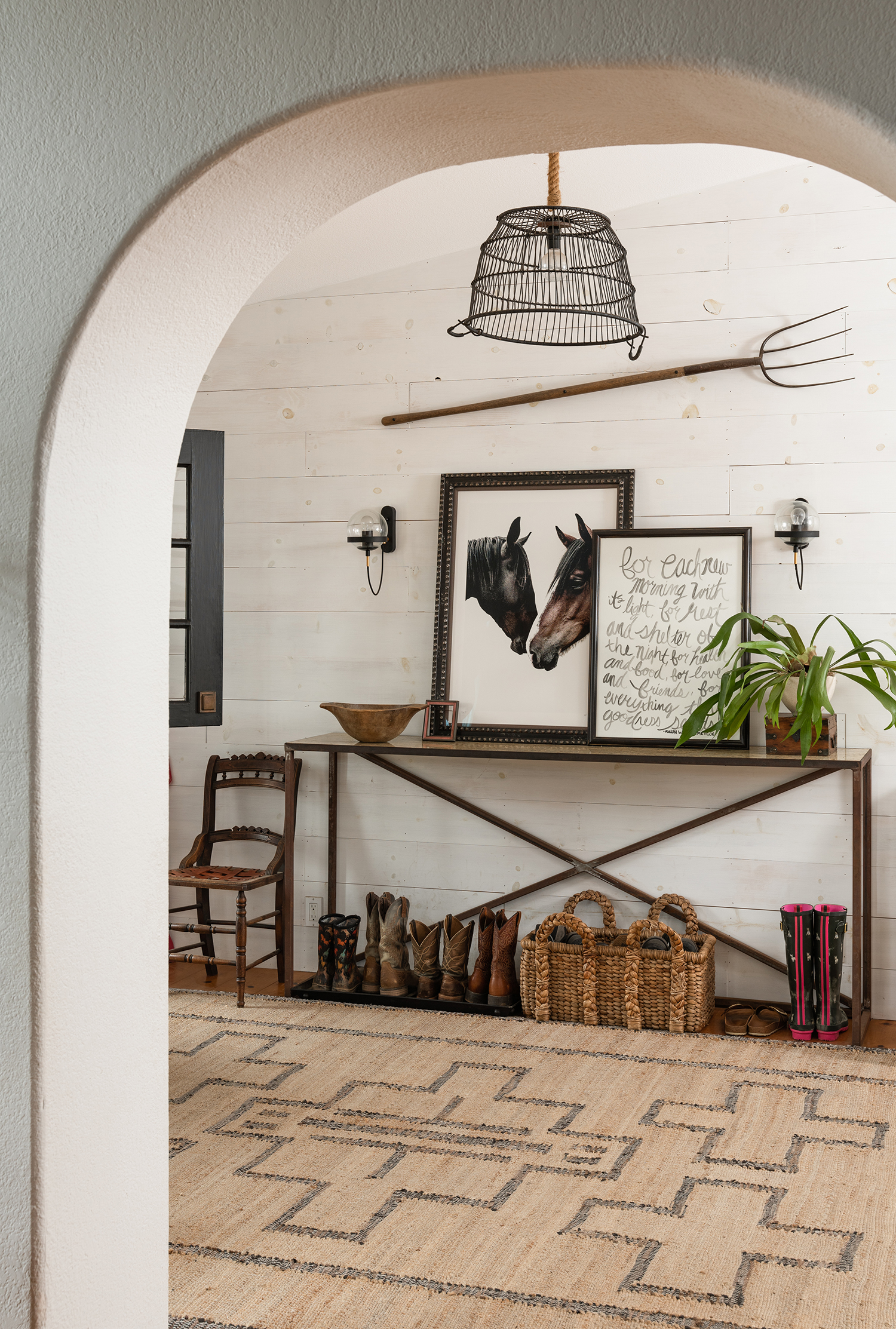 Entryway by Rincon Rd