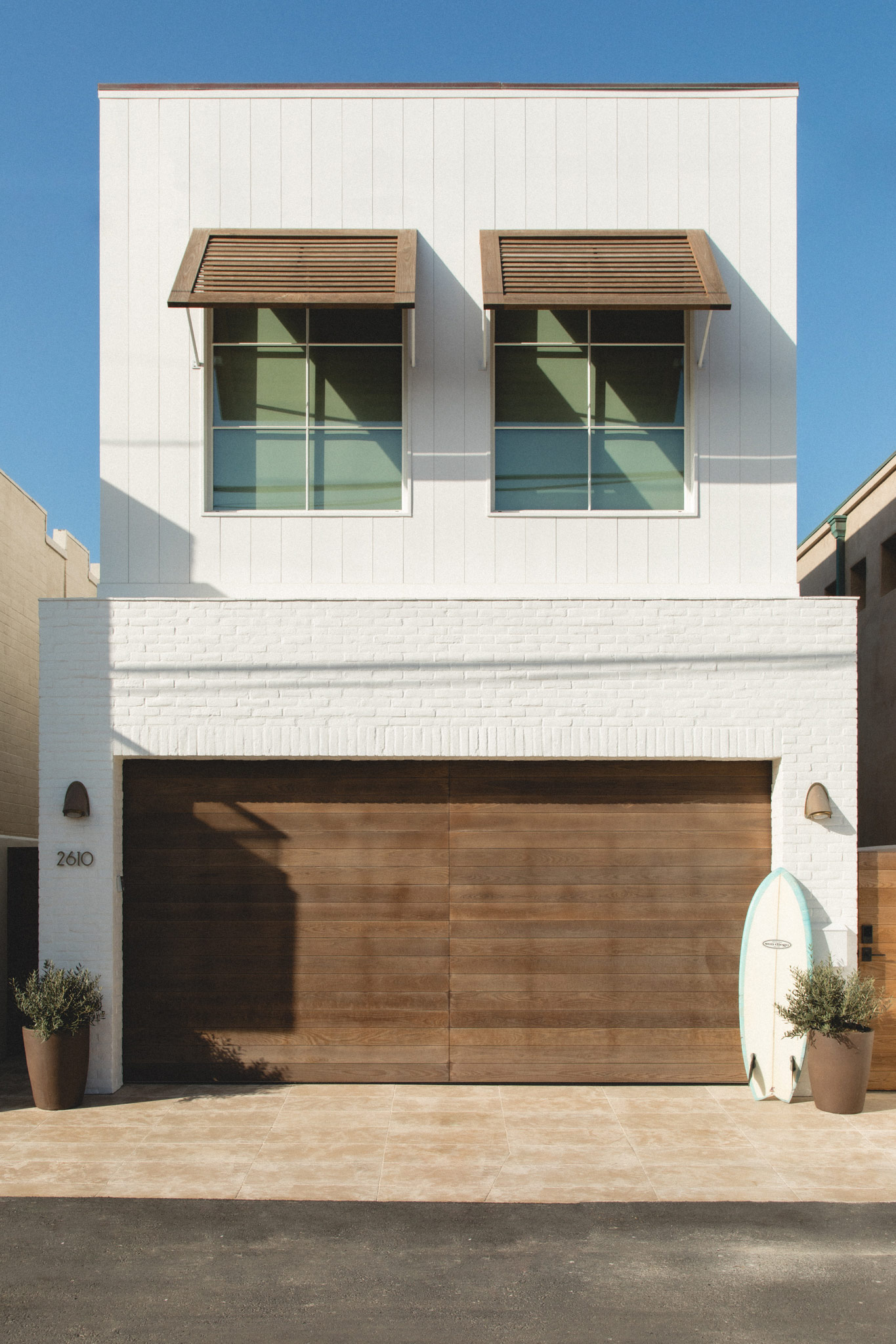 Exterior of Del Mar Beach House by Raili Clasen