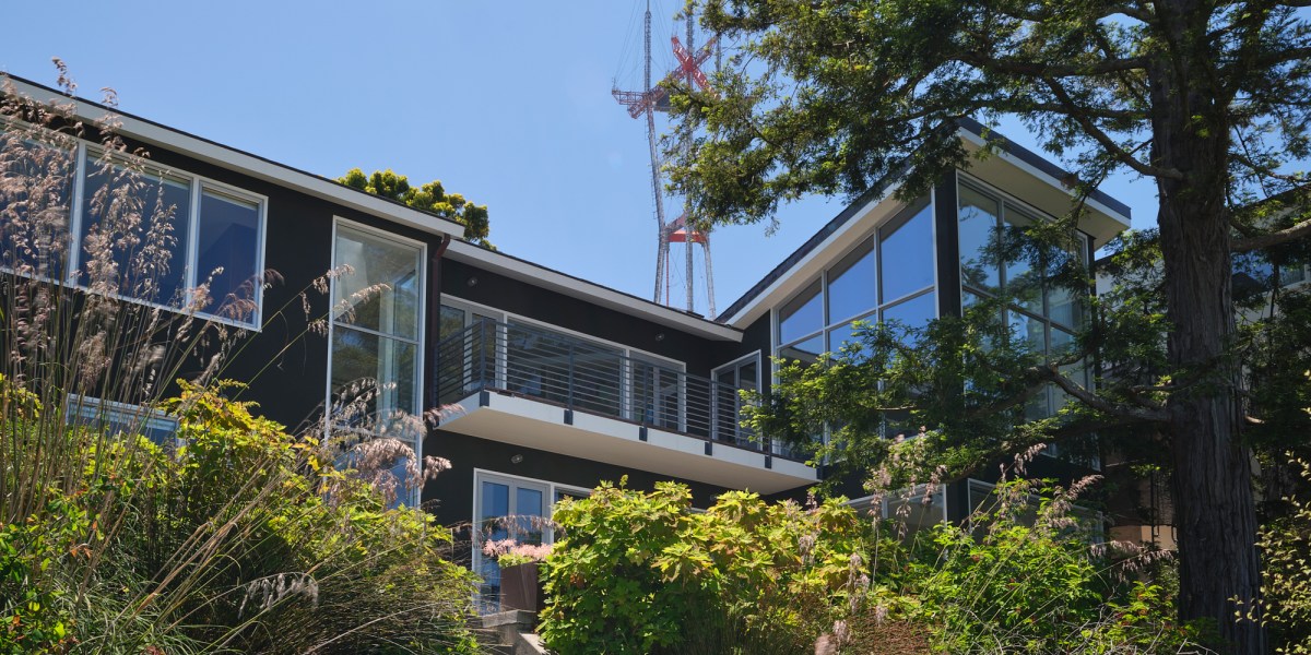 Exterior in SF Ranch House by MDA