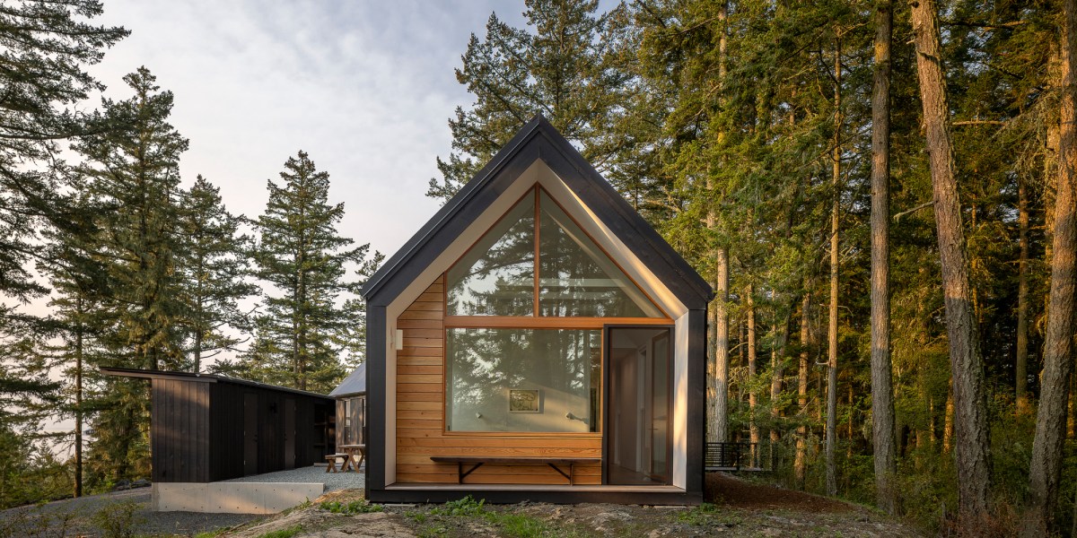 Exterior Orcas Island Retreat by Heliotrope Architects