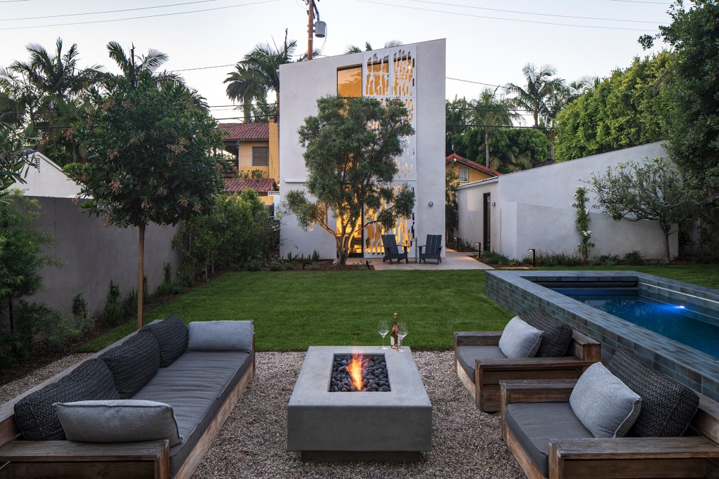 This 635-Square-Foot Santa Monica ADU Glows Like a Lantern