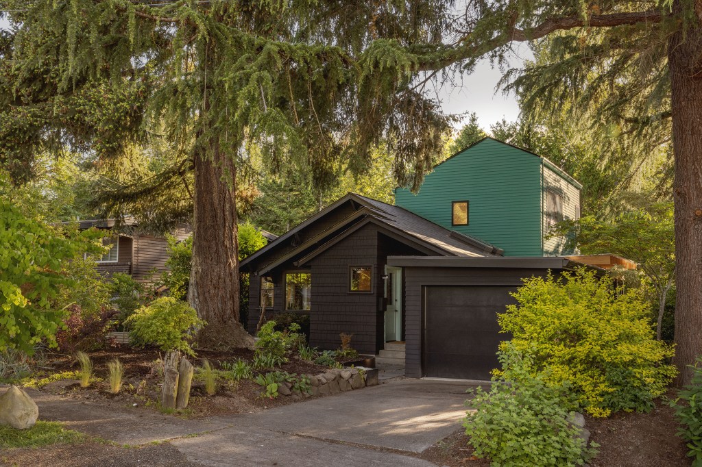A Century-Old Seattle Home Was Designed to Embrace Its Eccentricities