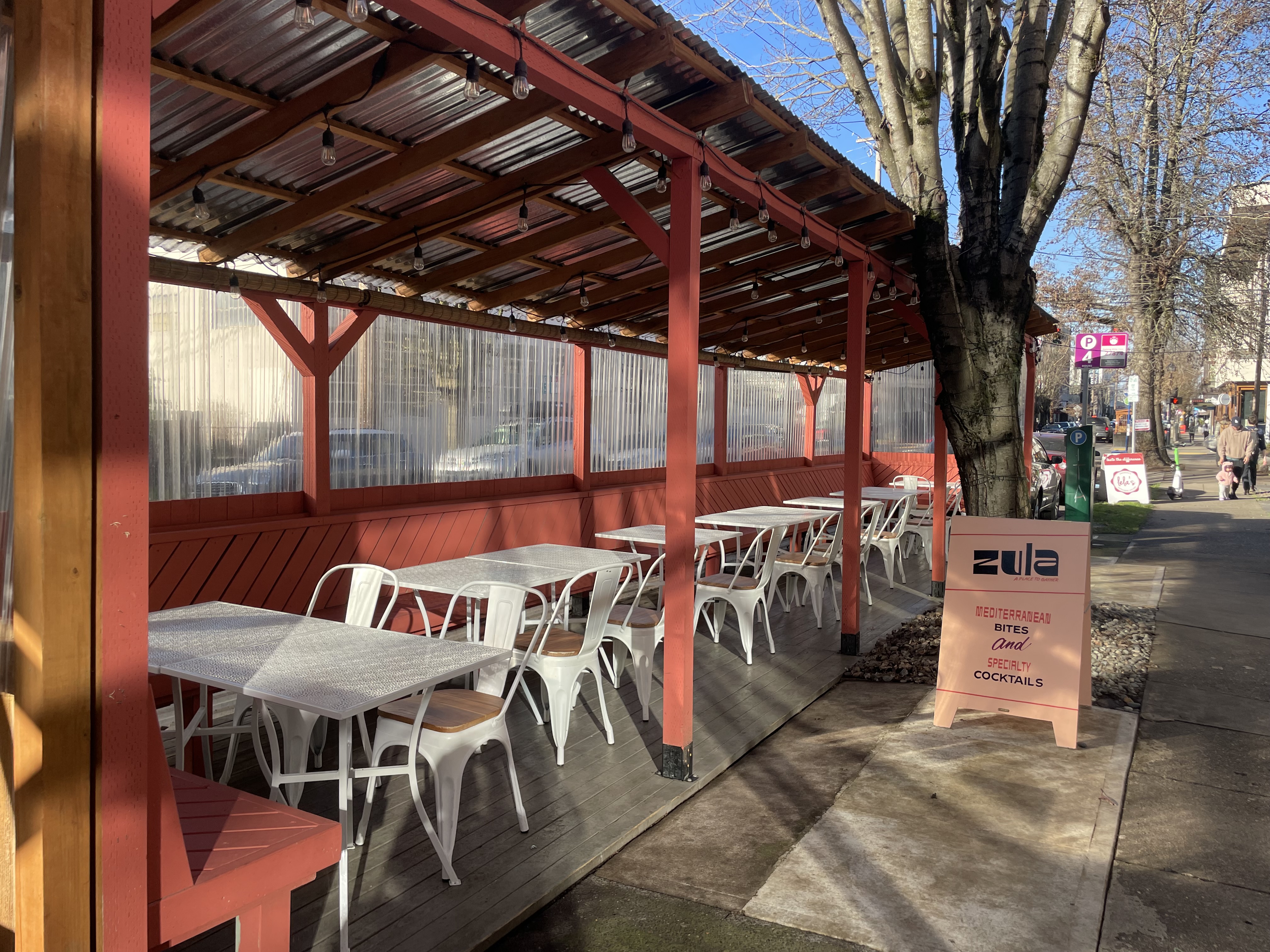 enjoy-outdoor-dining