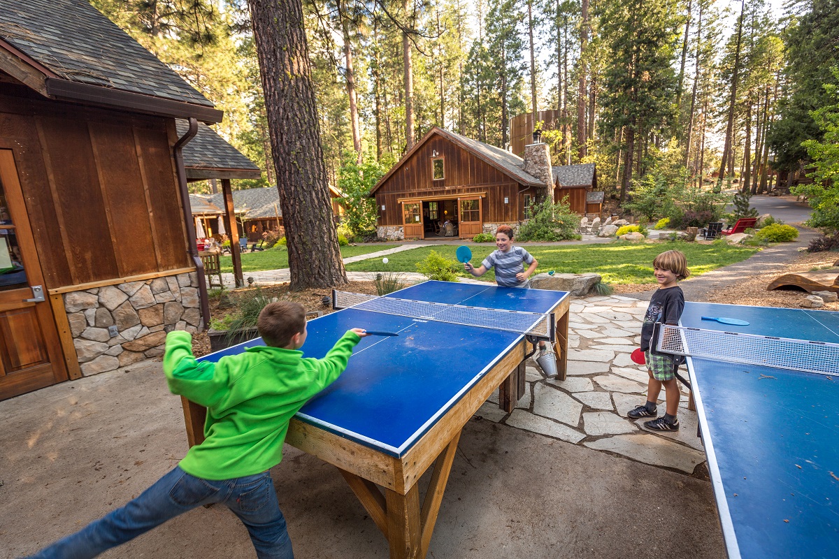evergreen-lodge-ping-pong-in-the-plaza