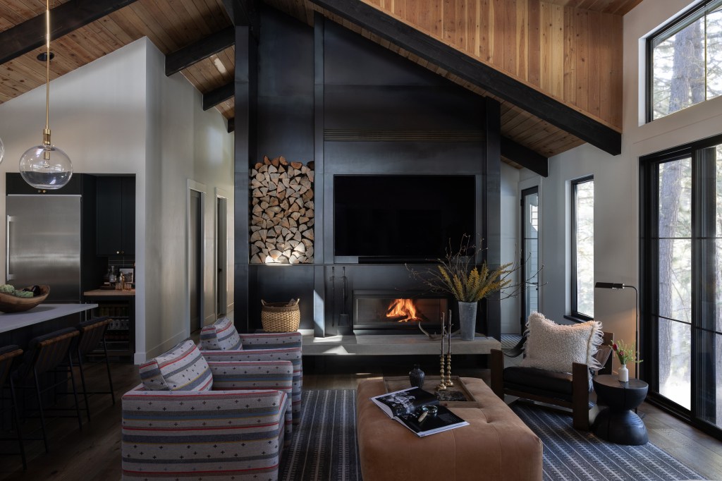 This Oregon Vacation Home Really Leans into Its Natural Landscape