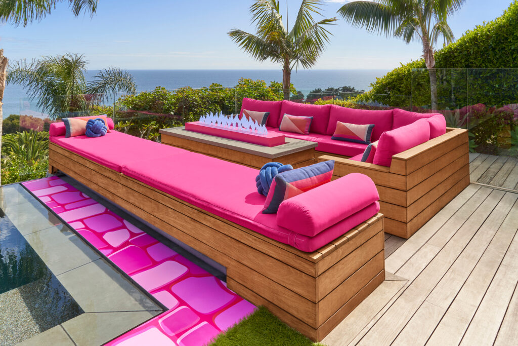 Firepit Barbie Malibu Dreamhouse on Airbnb