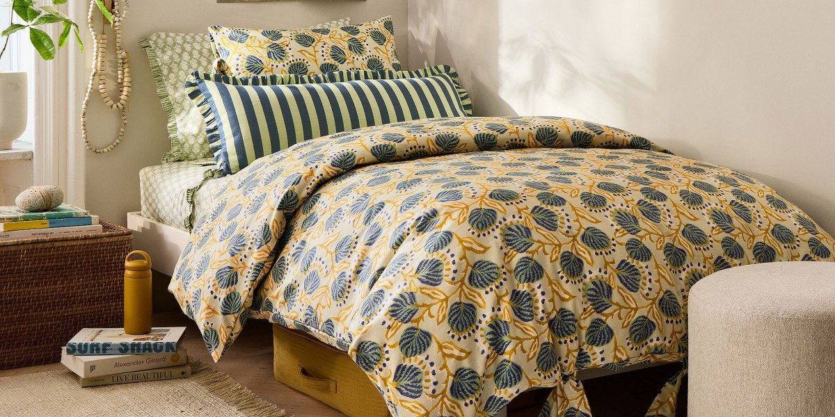 West Elm Flora Lane Vine Floral Duvet