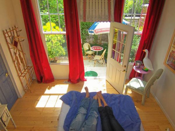 guest-room-w-patio