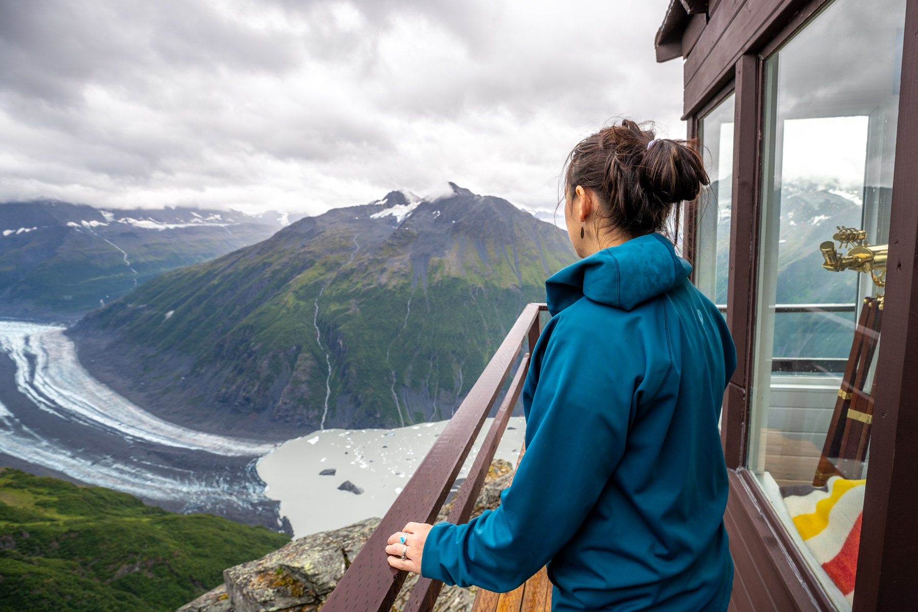 looking-down-on-the-face-of-valdez-glacier