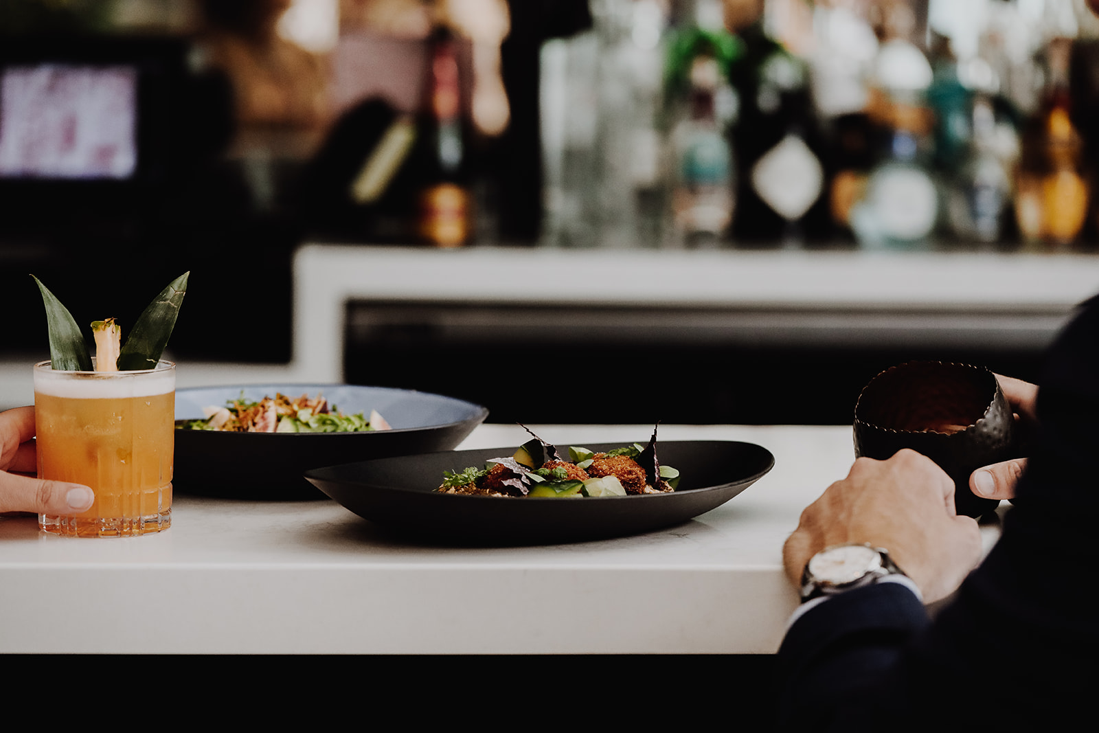 happy-hour-at-djinn