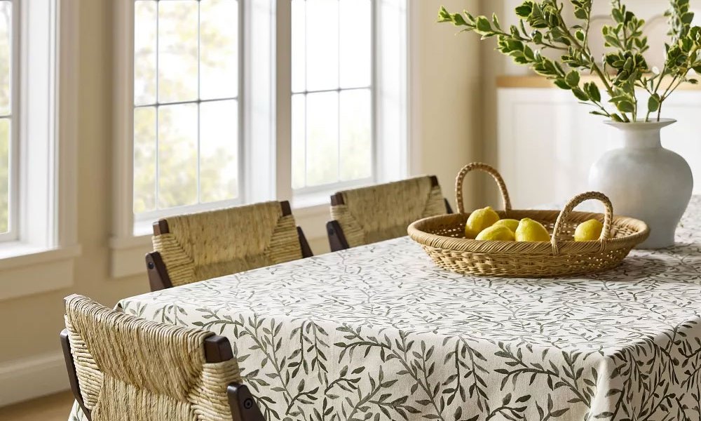 Green Leaf Tablecloth