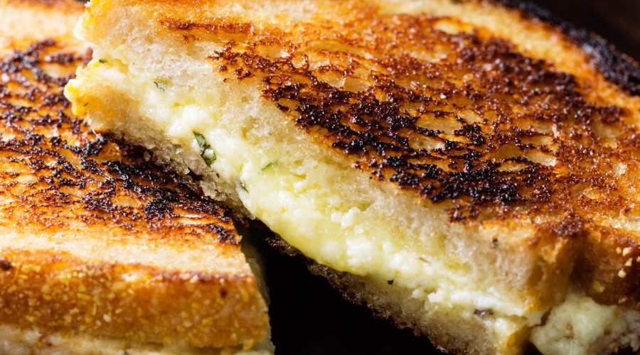 Simple, Classic Grilled Cheese (1113)