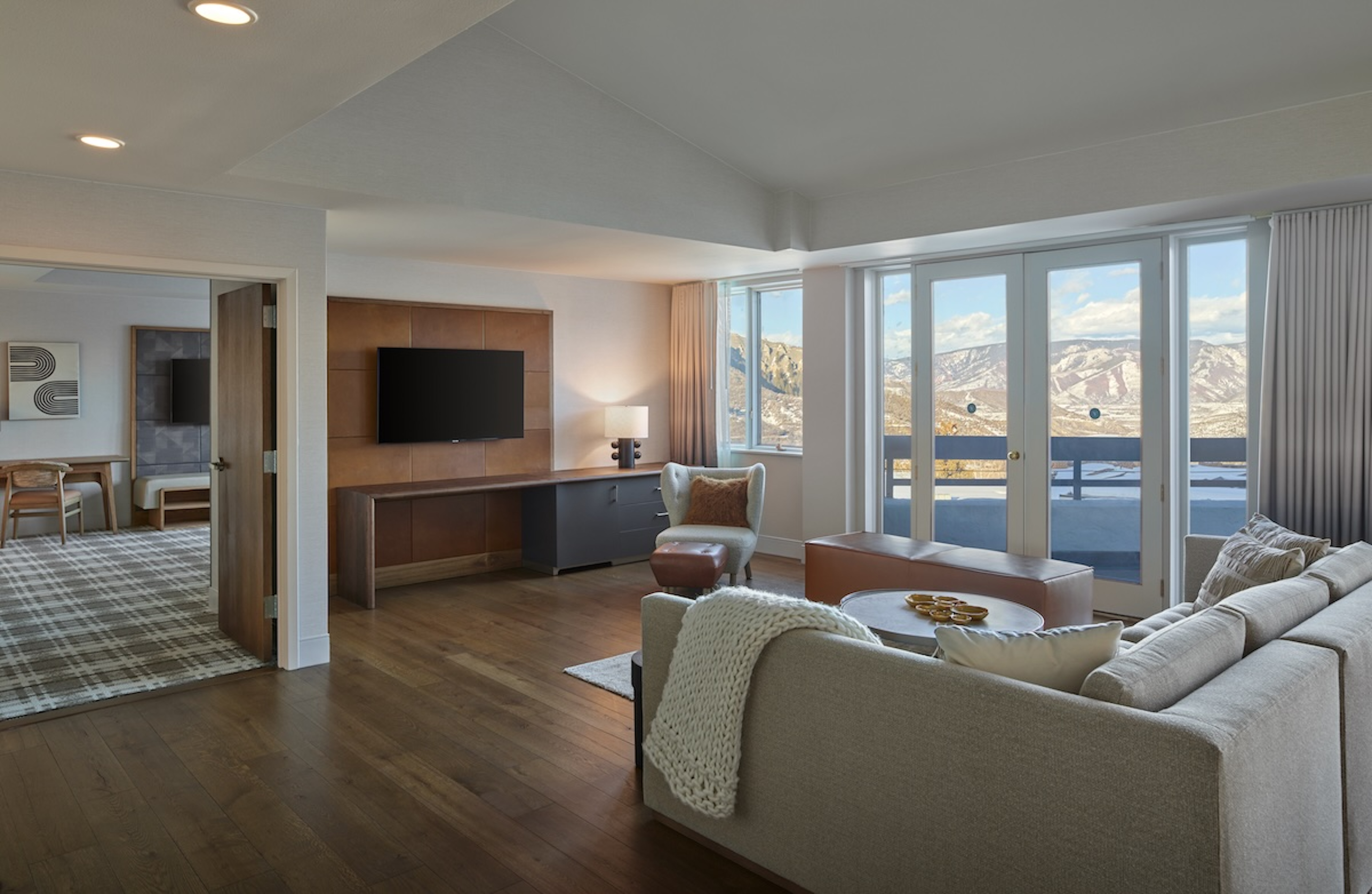 suite-living-room