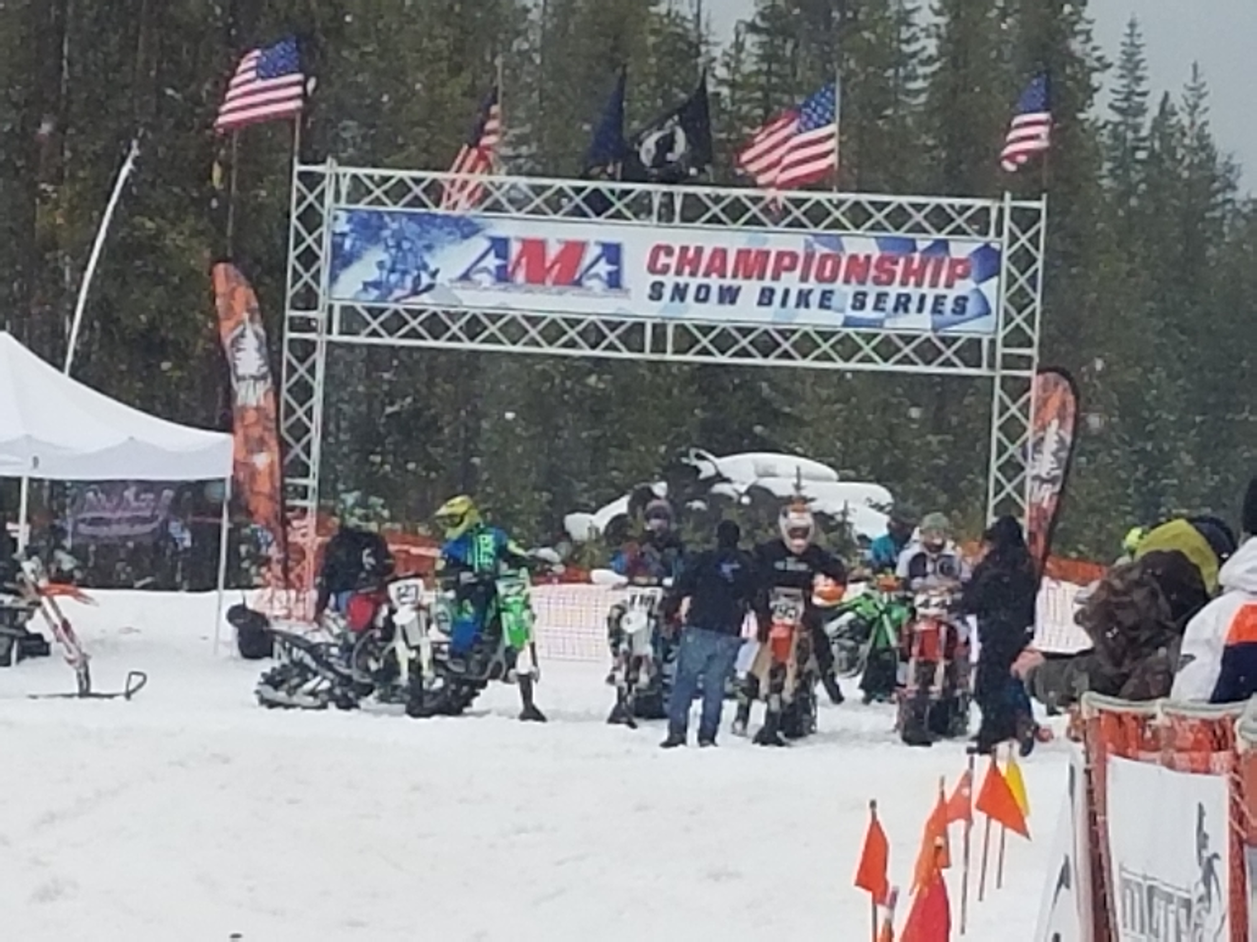 snowbike-races-at-diamond-lake-resort
