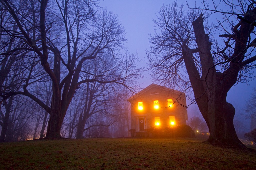 Convinced Your House Is Haunted? We Asked Actual Ghosthunters What to Do