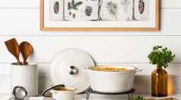 Hearth and Hand Target Dutch Oven