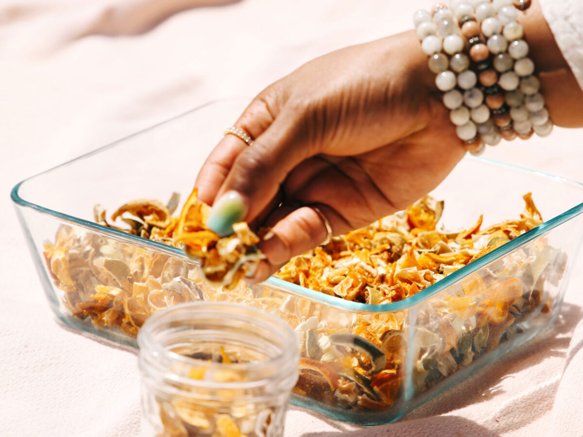 Making Oil with Dried Flowers