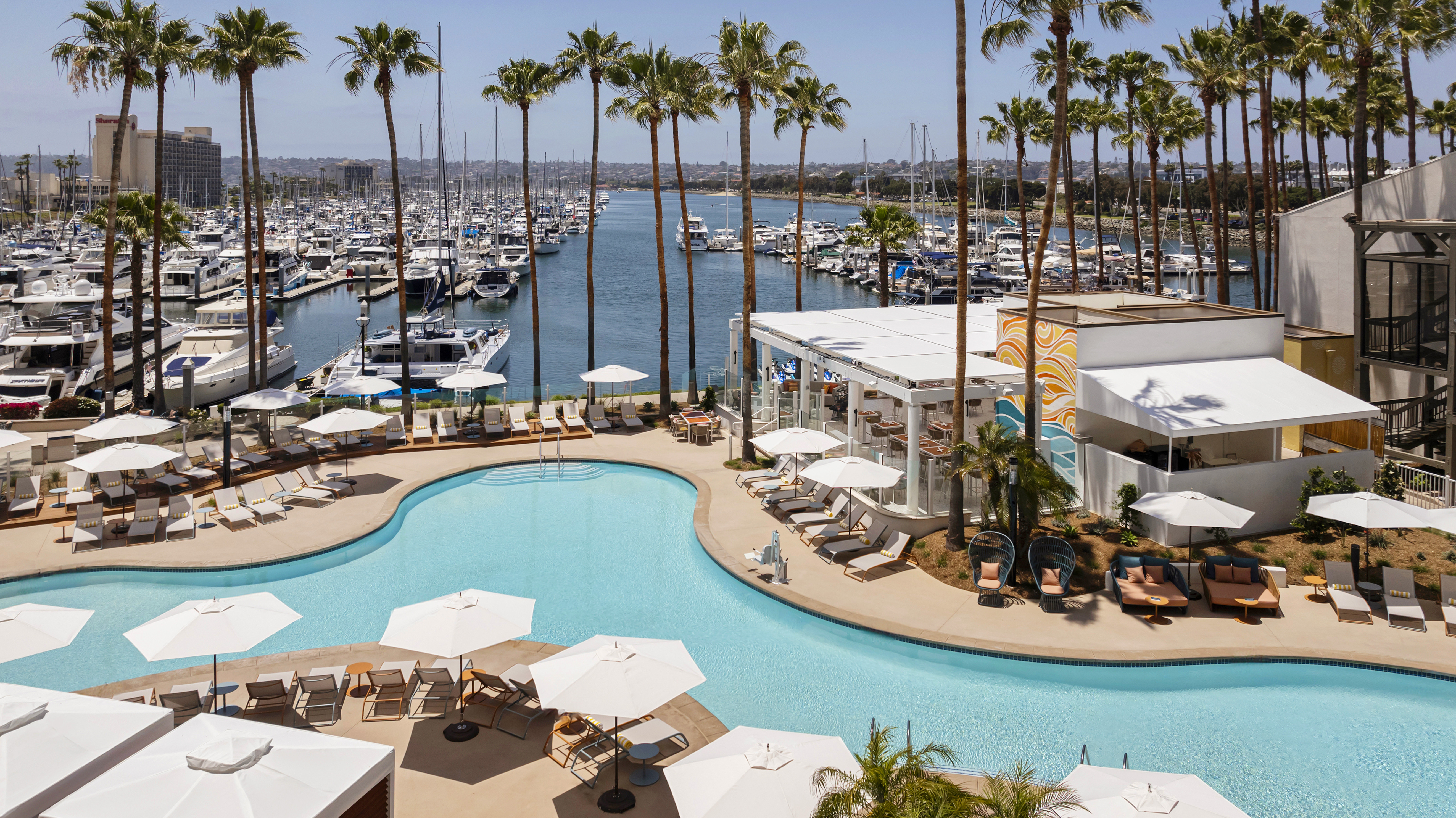 marina-pool-at-sheraton-san-diego-resort