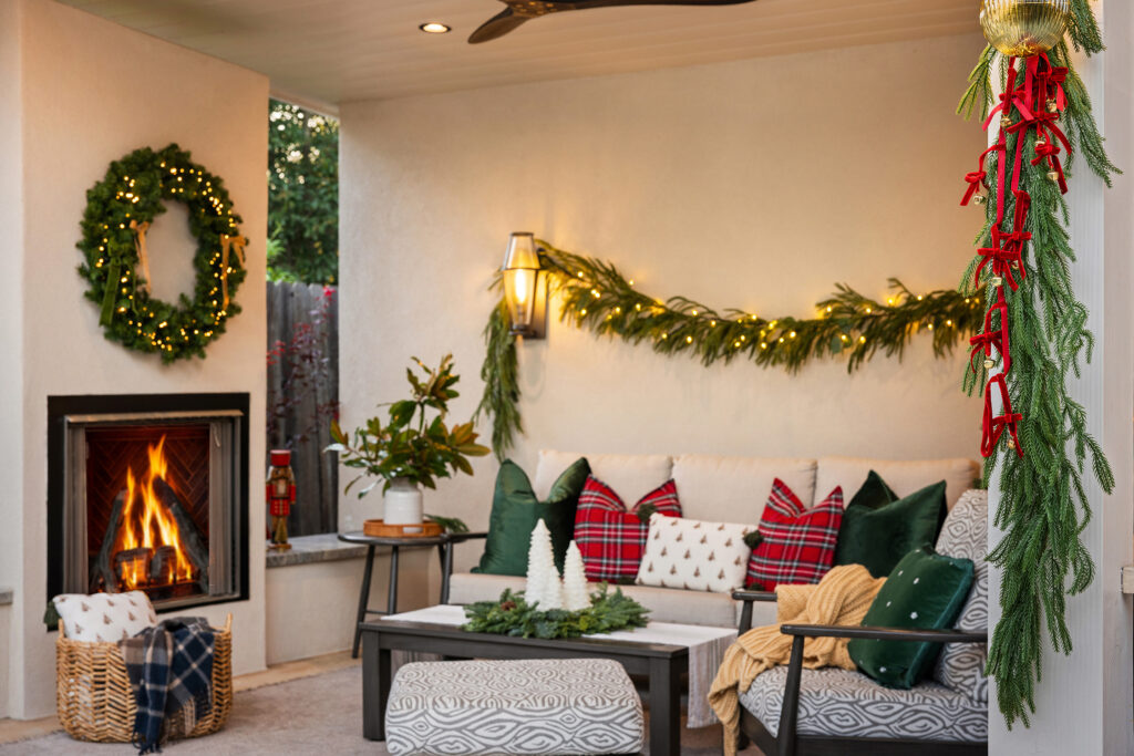 Holiday Living Room Yvonne Harty