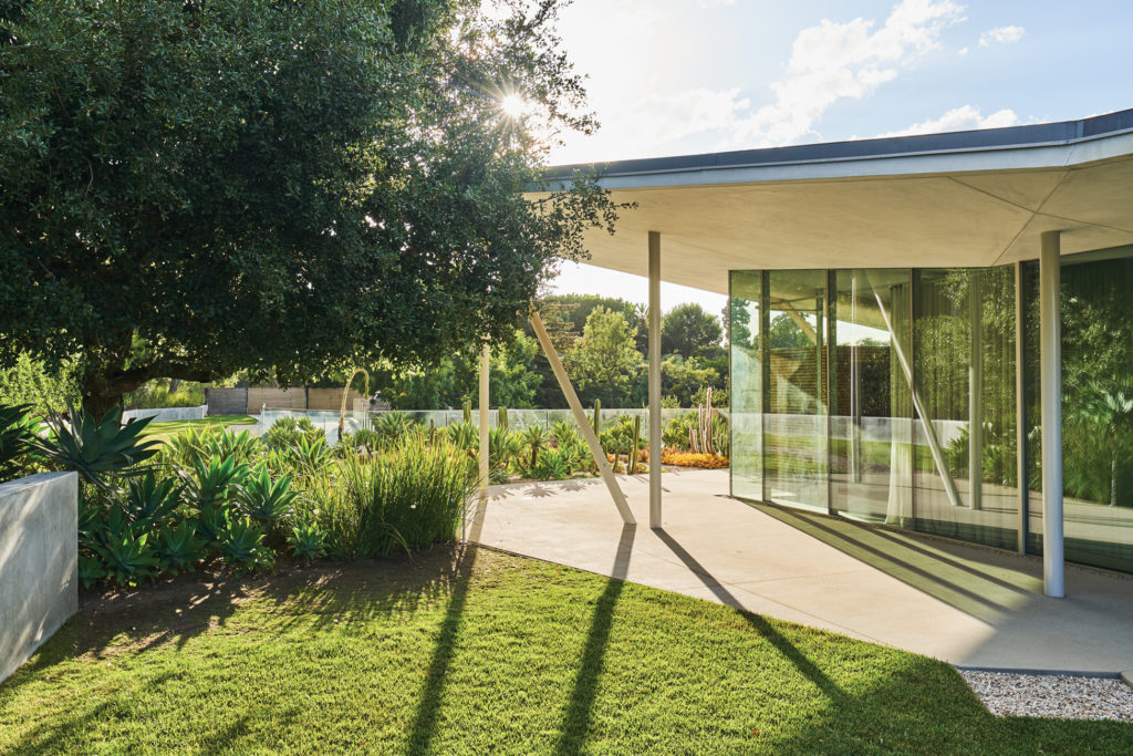 Hollywood Hills Gluck Modernist Home Exterior Windows