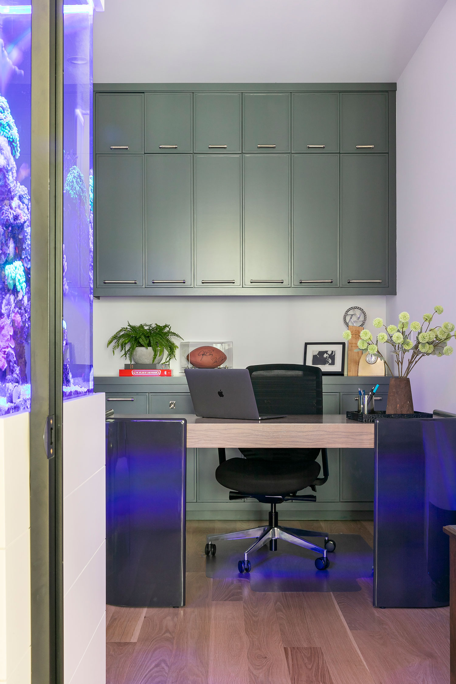 Home Office in Balboa Island Cottage by Blackband Design