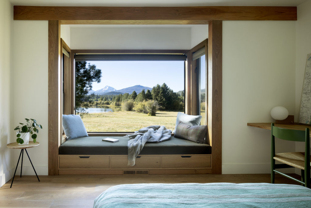 Oregon condo black butte ranch views built in bench