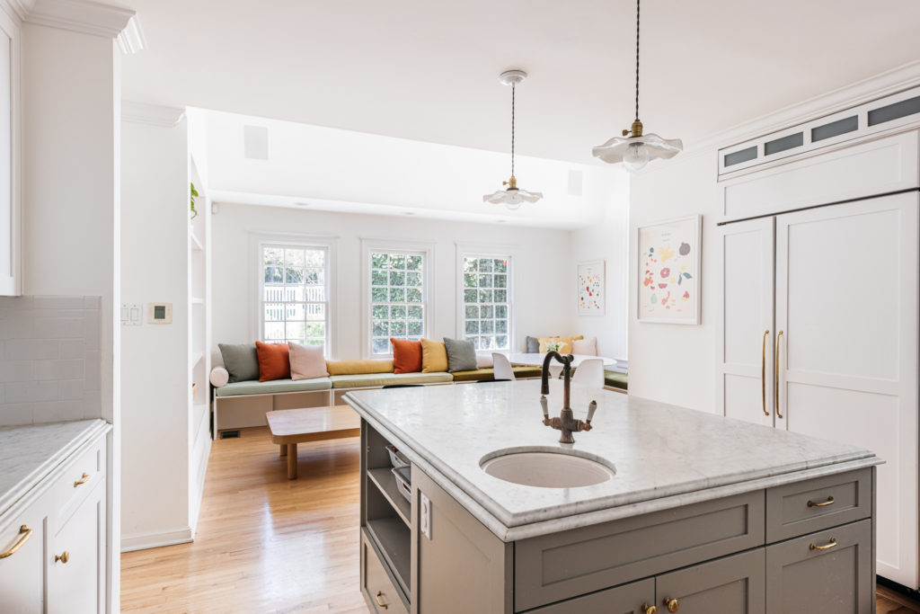 built in benches kitchen