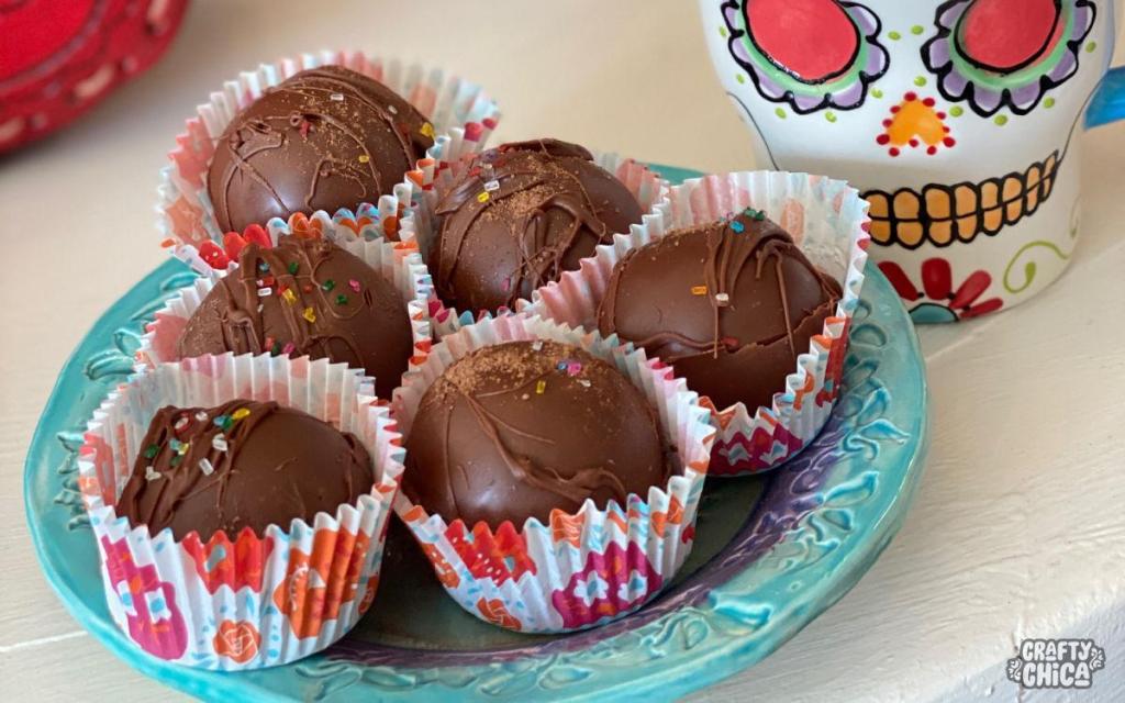 Mexican Hot Chocolate Bombs: Try This Recipe for the Warm Winter Drink