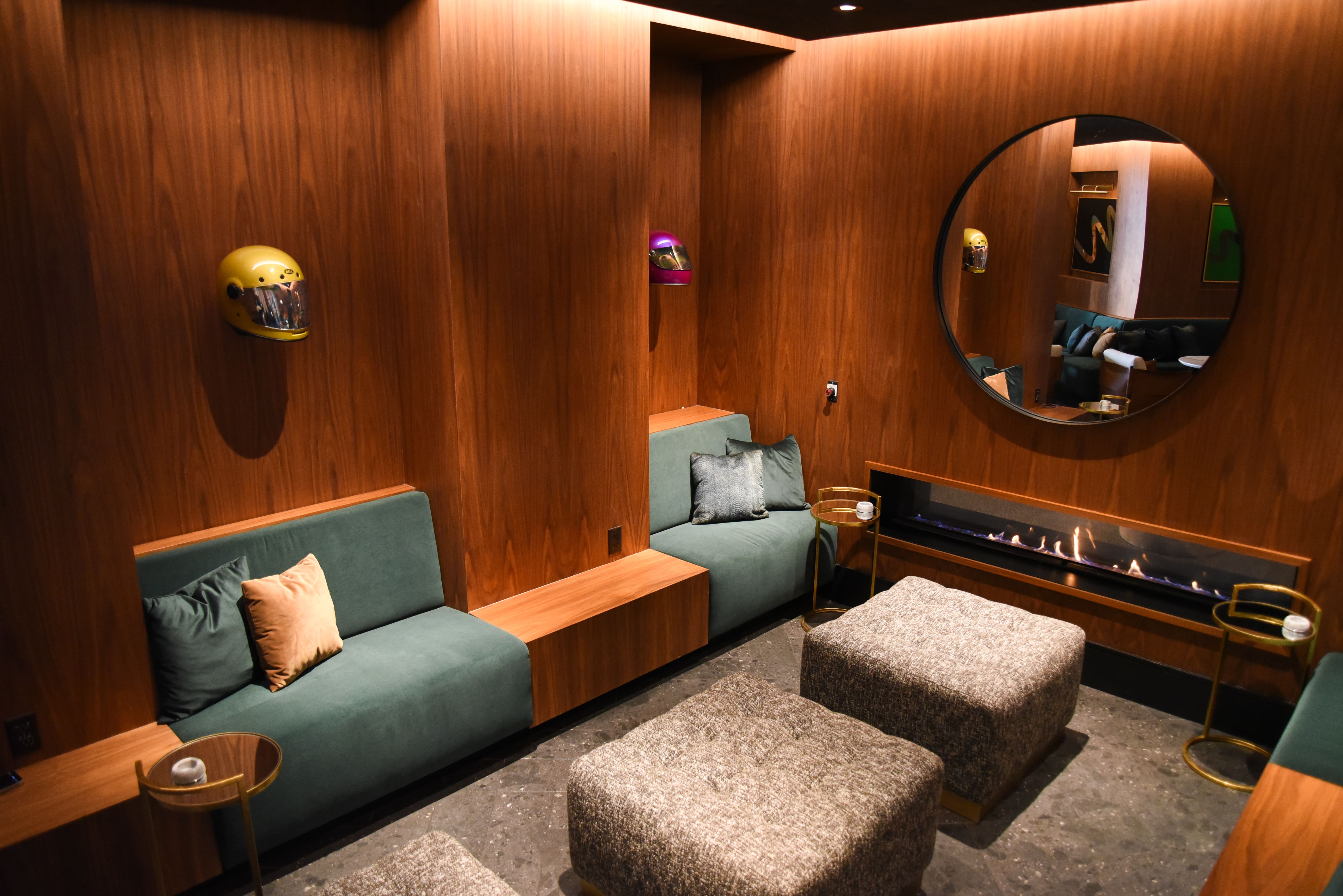 reveal-seating-at-vea-newport-beach