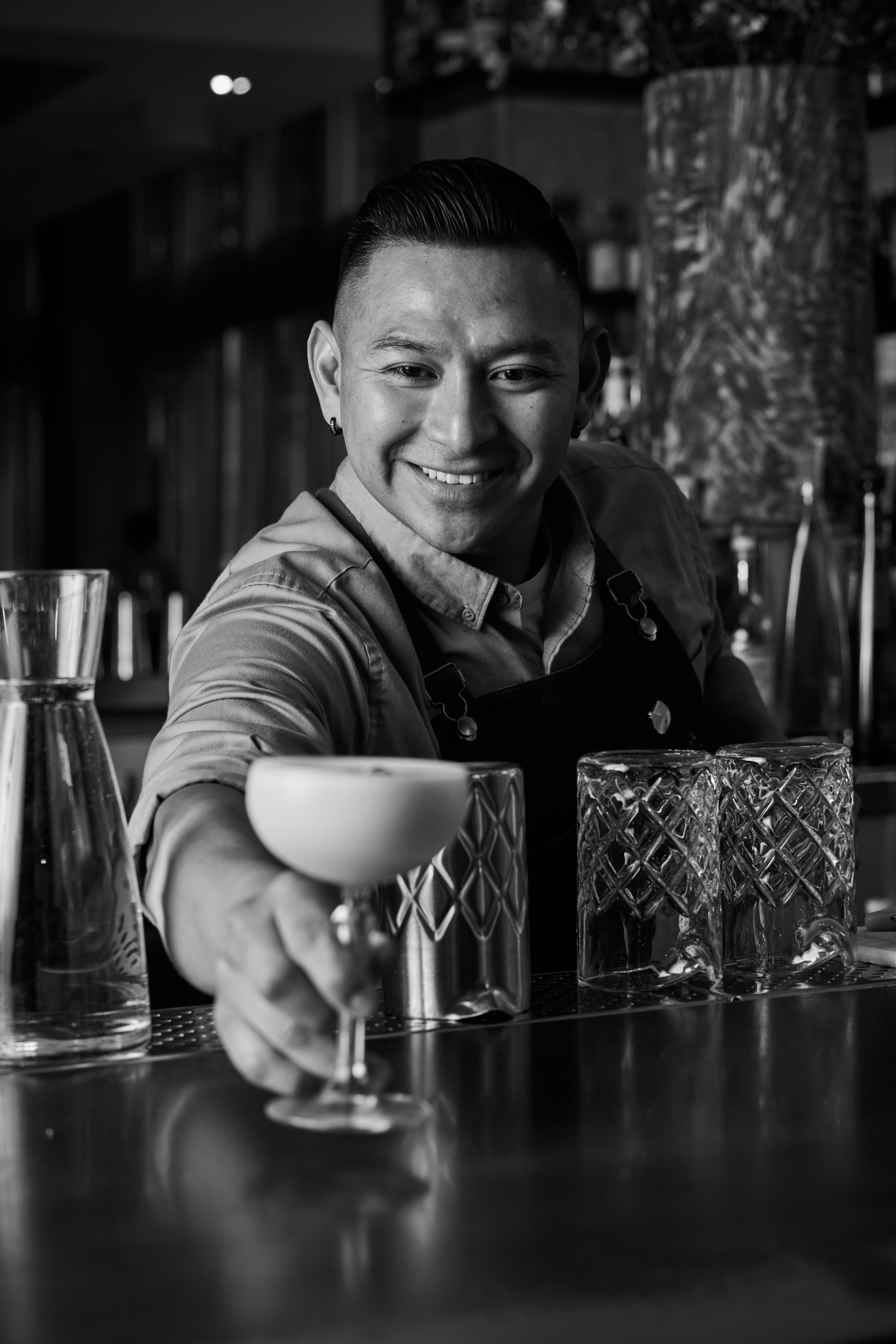 bar-manager-abraham-flora